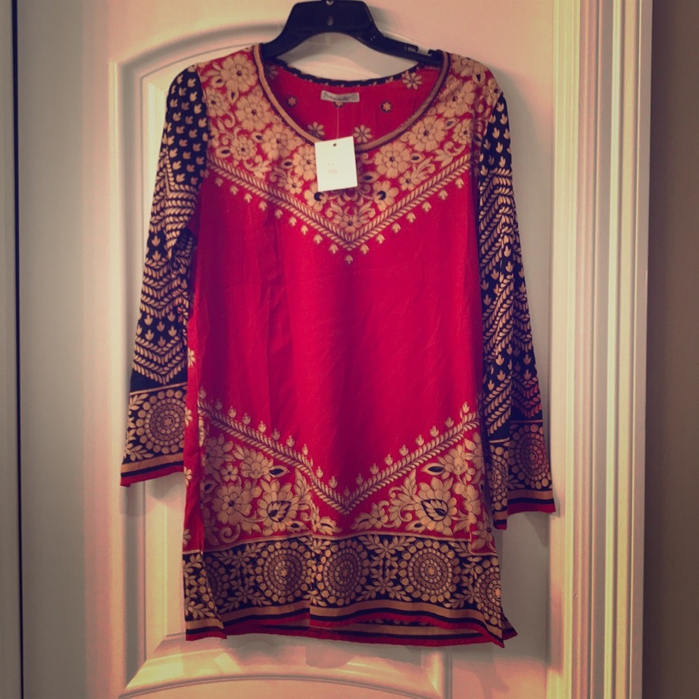 NWT Amanda Blu Floral Tunic - Size S